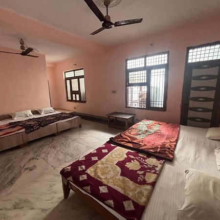 Sgh Guest House Mathura Zewnętrze zdjęcie