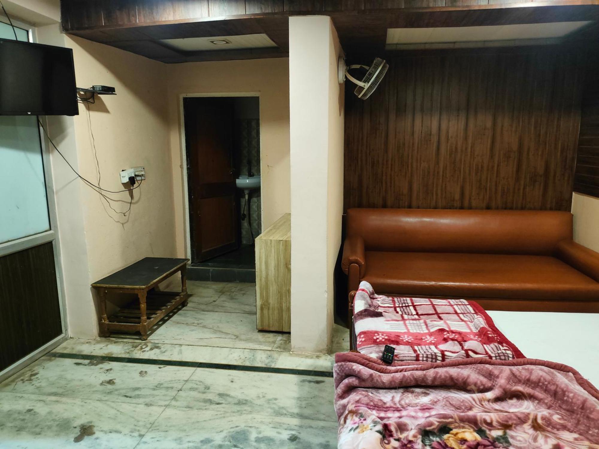 Sgh Guest House Mathura Zewnętrze zdjęcie