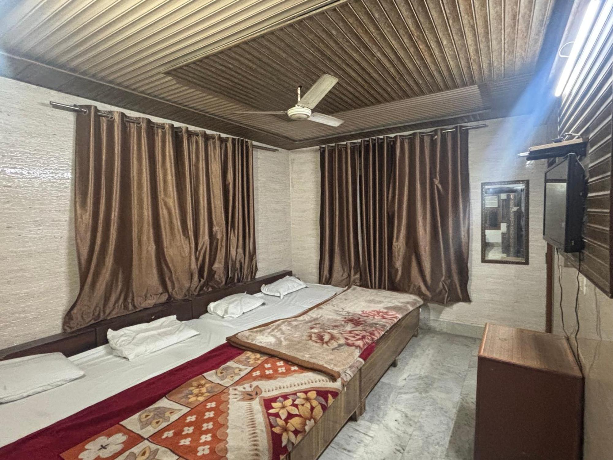 Sgh Guest House Mathura Zewnętrze zdjęcie