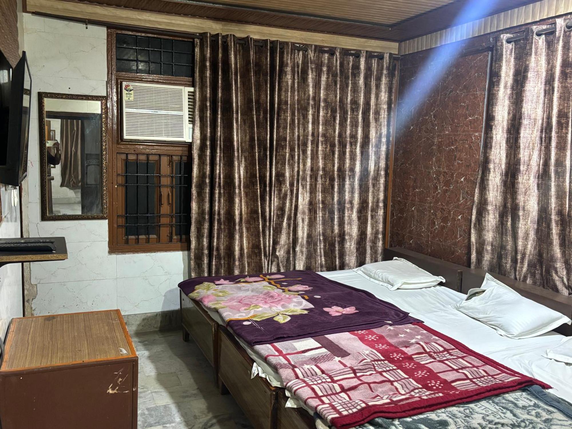Sgh Guest House Mathura Zewnętrze zdjęcie
