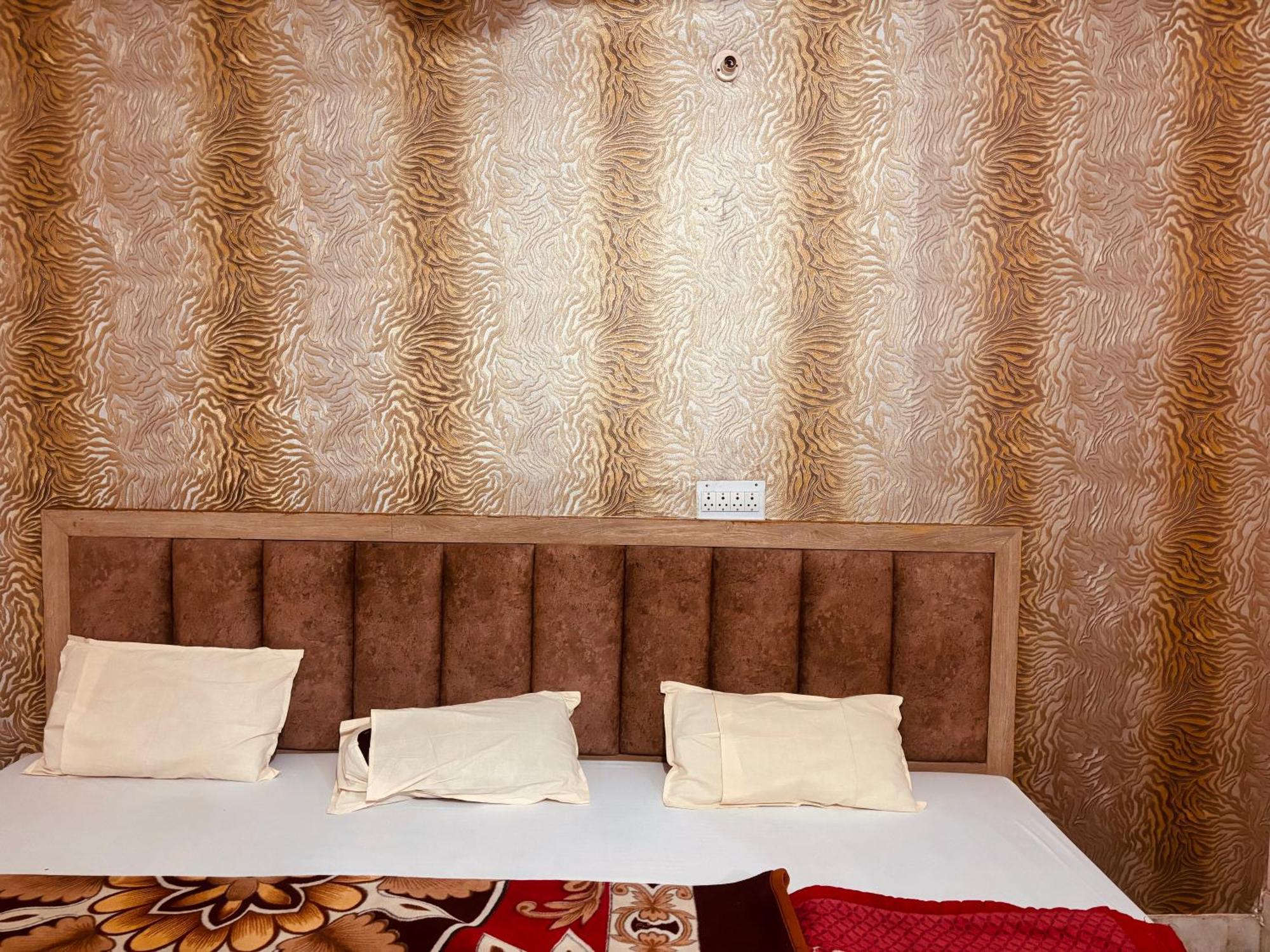 Sgh Guest House Mathura Zewnętrze zdjęcie