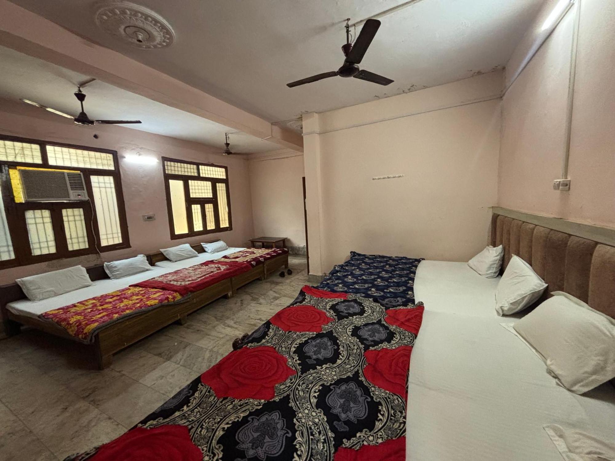 Sgh Guest House Mathura Zewnętrze zdjęcie
