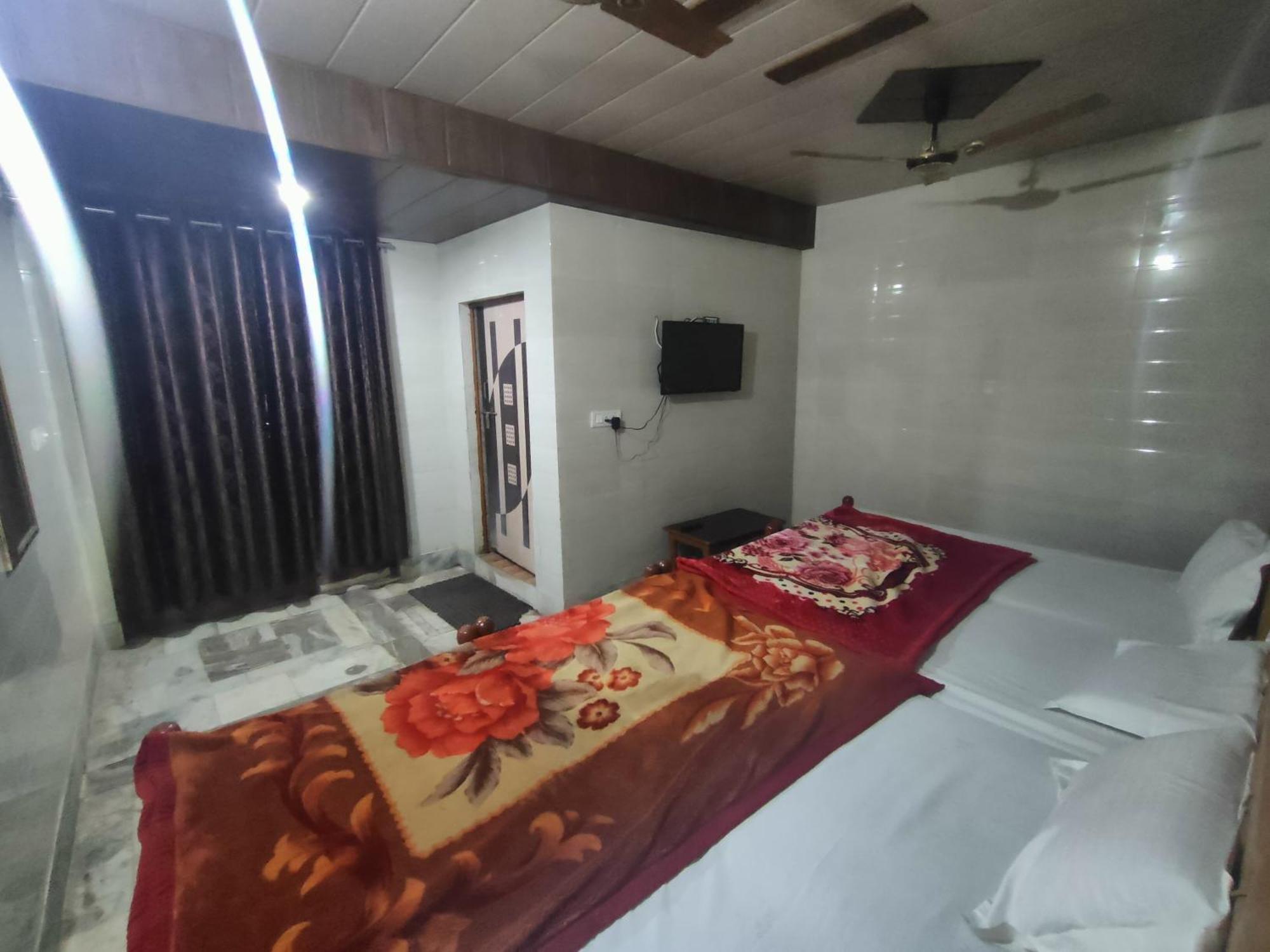 Sgh Guest House Mathura Zewnętrze zdjęcie
