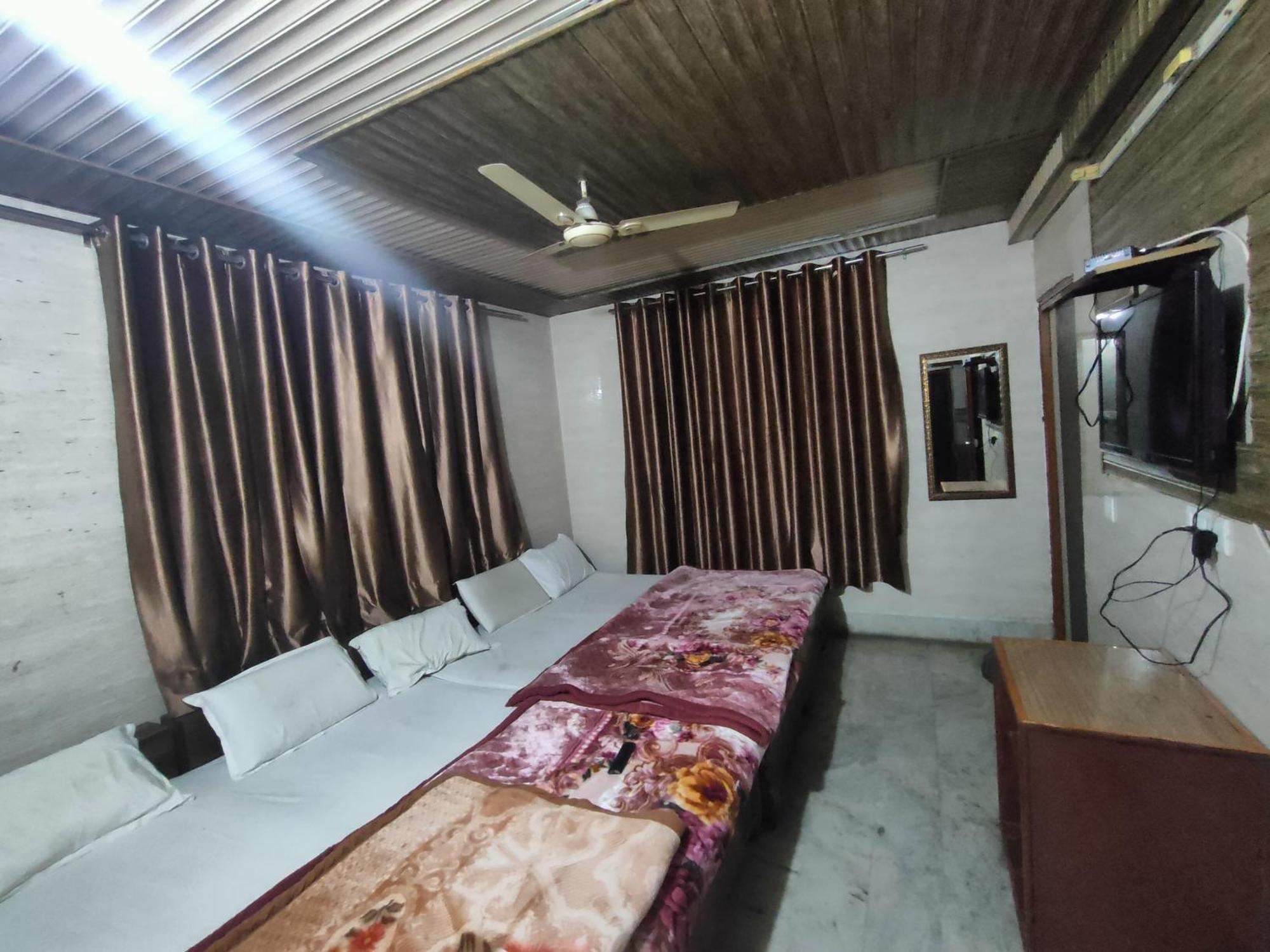 Sgh Guest House Mathura Zewnętrze zdjęcie