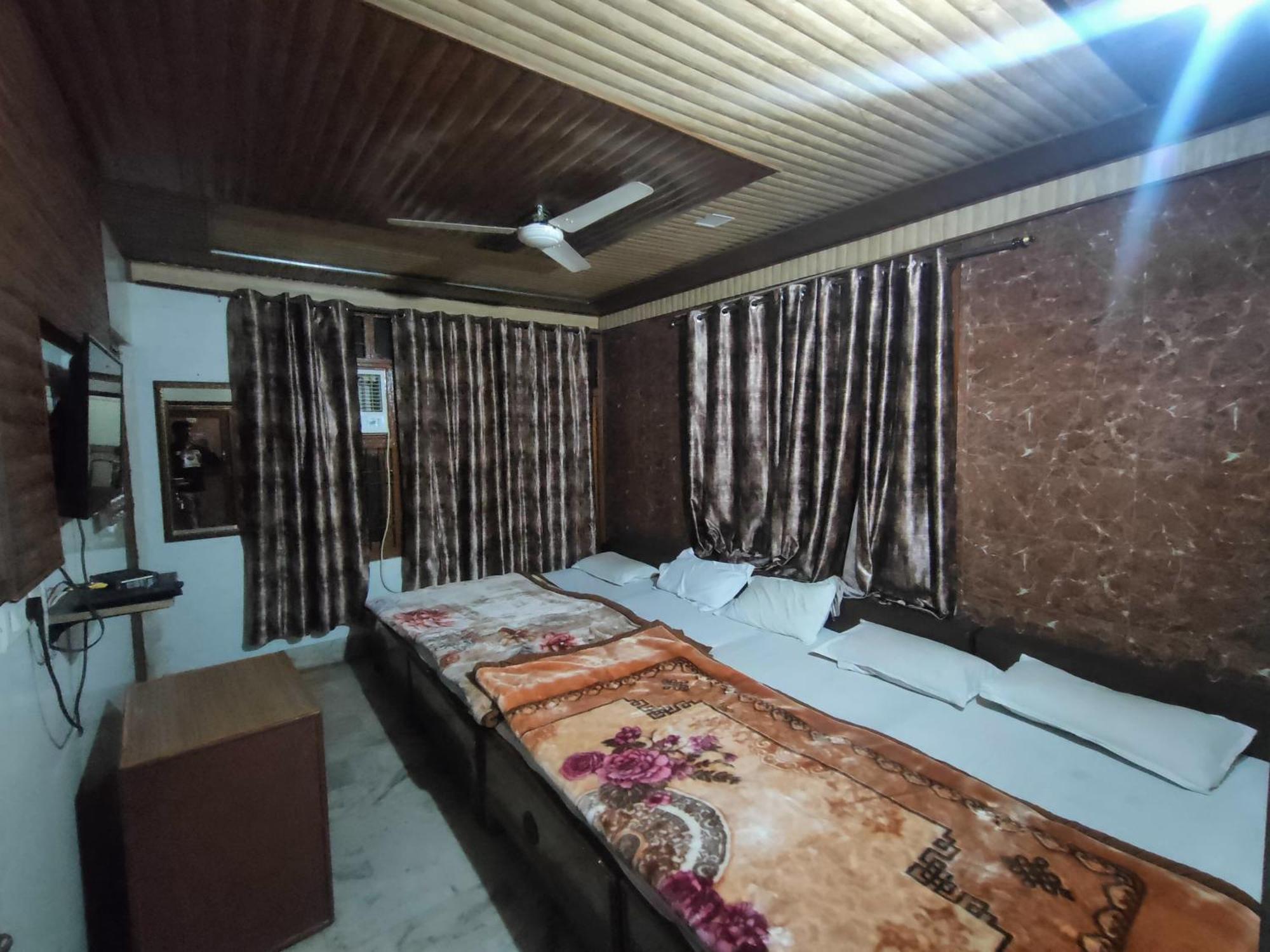 Sgh Guest House Mathura Zewnętrze zdjęcie